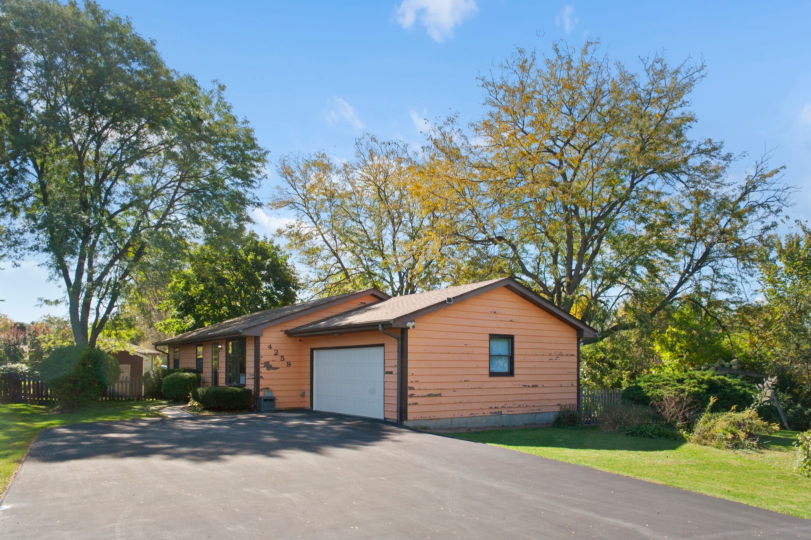 4259 LAKE PARK Avenue