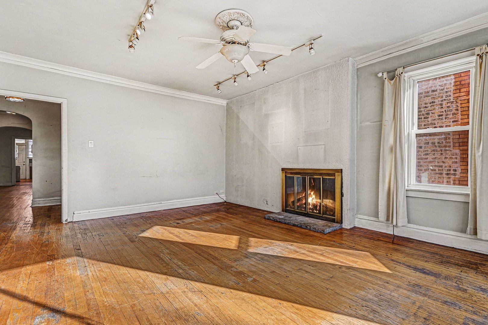 2326 W Argyle Street 3B