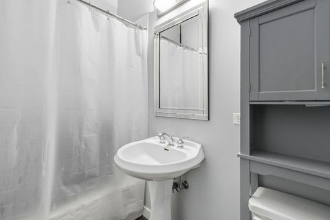 Tiny photo for 1735 W Lawrence Avenue #3W, Chicago, IL 60640 (MLS # 12599576)