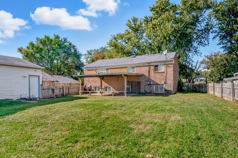 Tiny photo for 208 S Pinecrest Road, Bolingbrook, IL 60440 (MLS # 12493031)