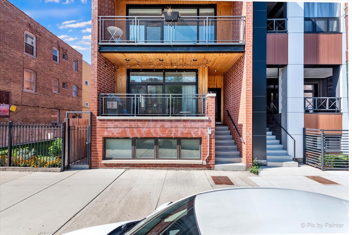 1732 N California Avenue 1