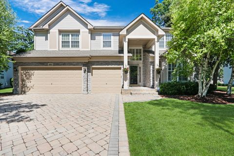 Single Family Residence in Gurnee IL 681 Strawberry Fields Flds.jpg