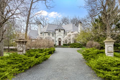 Photo of 1315 Abington Cambs Drive, Lake Forest, IL 60045 (MLS # 12628912)