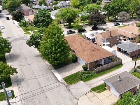 Tiny photo for 7303 N Kedvale Avenue, Lincolnwood, IL 60712 (MLS # 12656281)