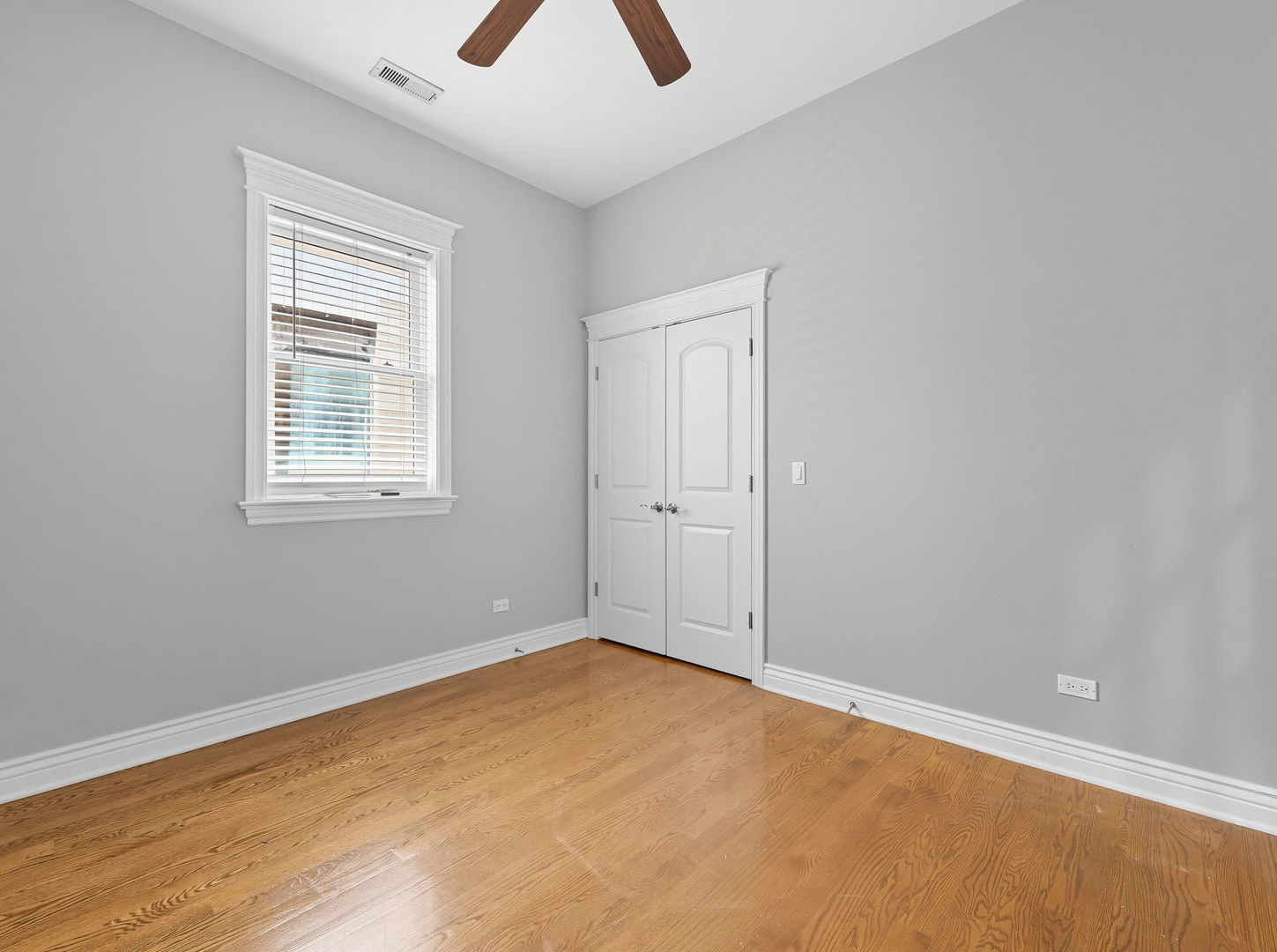 Chicago, Illinois 60607, United States, 3 Bedrooms Bedrooms, ,2 BathroomsBathrooms,Residential,Active,212808