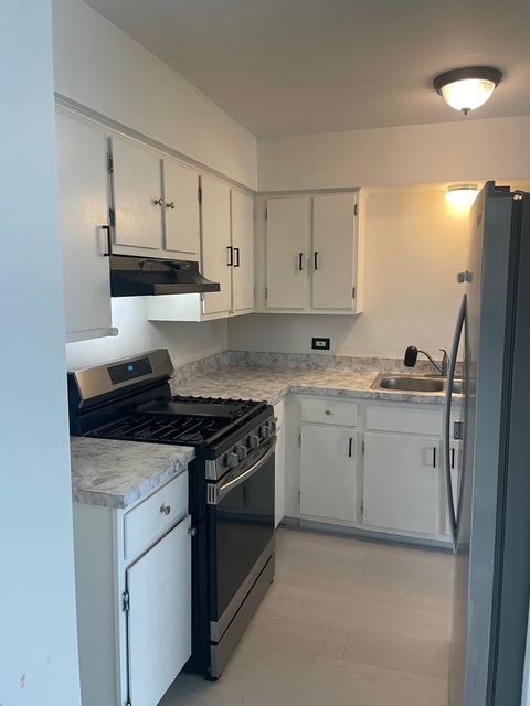 Tiny photo for 4921 W 109th Street #304, Oak Lawn, IL 60453 (MLS # 12592105)