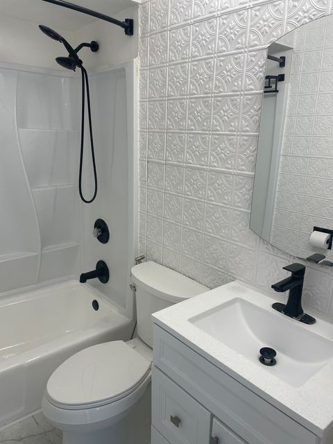 Tiny photo for 4921 W 109th Street #304, Oak Lawn, IL 60453 (MLS # 12592105)