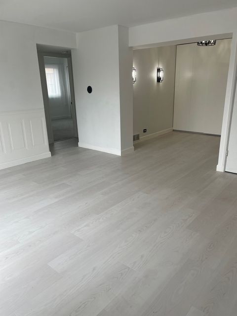 Tiny photo for 4921 W 109th Street #304, Oak Lawn, IL 60453 (MLS # 12592105)