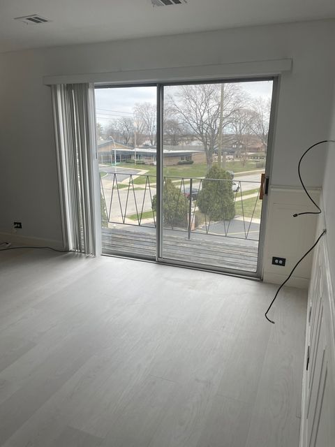 Tiny photo for 4921 W 109th Street #304, Oak Lawn, IL 60453 (MLS # 12592105)