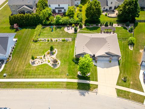 Tiny photo for 2611 Piney Run, Bloomington, IL 61705 (MLS # 12494655)