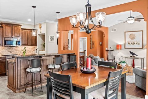 Tiny photo for 2611 Piney Run, Bloomington, IL 61705 (MLS # 12494655)