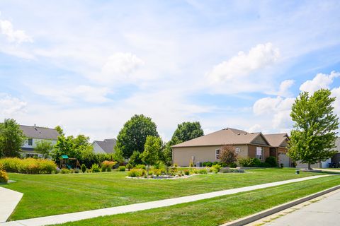 Tiny photo for 2611 Piney Run, Bloomington, IL 61705 (MLS # 12494655)