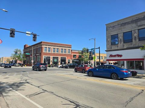 Tiny photo for 4 W Burlington Avenue, La Grange, IL 60525 (MLS # 12382937)