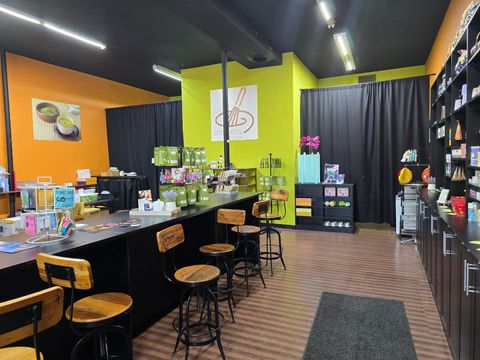 Tiny photo for 4 W Burlington Avenue, La Grange, IL 60525 (MLS # 12382937)