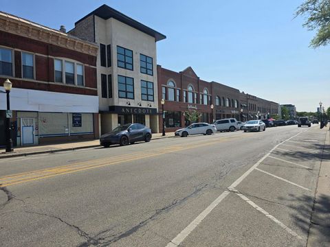 Tiny photo for 4 W Burlington Avenue, La Grange, IL 60525 (MLS # 12382937)