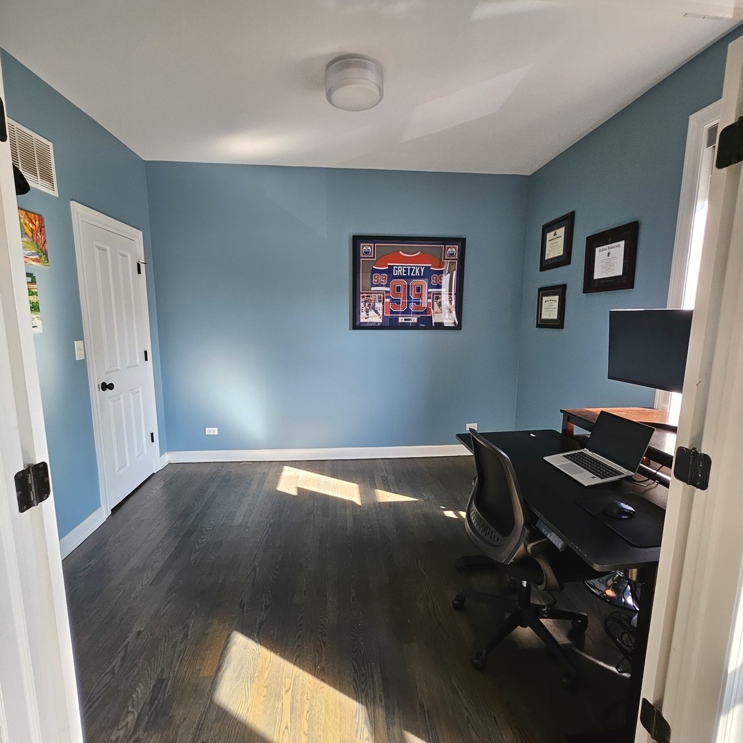 2148 N Sawyer Avenue 202