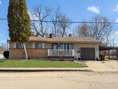 Photo of 1305 S Prairie Avenue, Freeport, IL 61032 (MLS # 12580516)