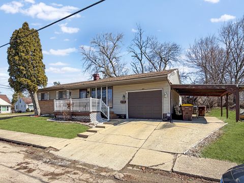 Tiny photo for 1305 S Prairie Avenue, Freeport, IL 61032 (MLS # 12580516)