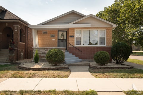 Photo of 9200 S RACINE Street, Chicago, IL 60620 (MLS # 12747771)