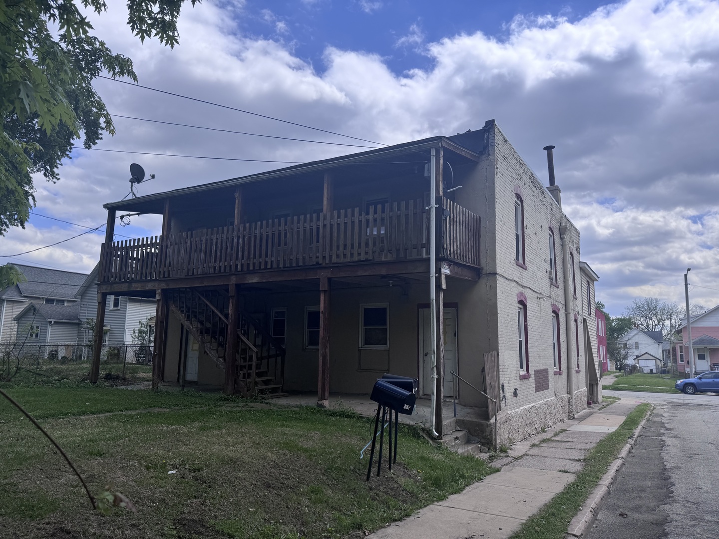 2024 W 6th Street - Photo 2