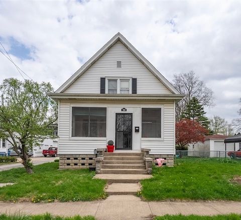 Photo of 766 N Mill Street, Pontiac, IL 61764 (MLS # 12618162)