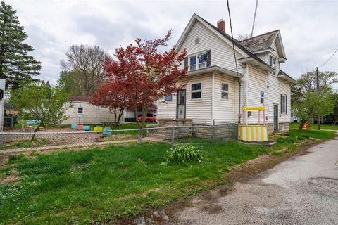 Tiny photo for 766 N Mill Street, Pontiac, IL 61764 (MLS # 12618162)