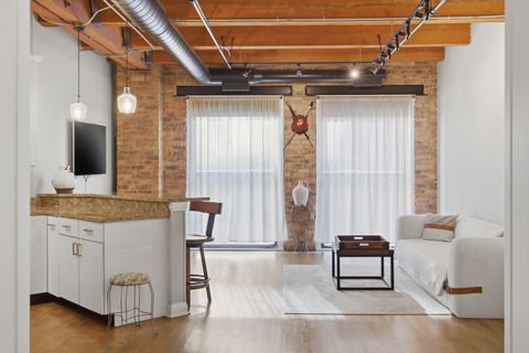 Tiny photo for 225 W HURON Street #313, Chicago, IL 60654 (MLS # 12573154)