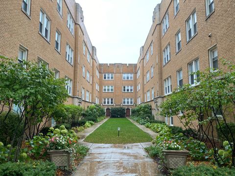 Photo of 2539.5 Prairie Avenue #3W, Evanston, IL 60201 (MLS # 12488464)