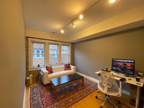 Tiny photo for 2539.5 Prairie Avenue #3W, Evanston, IL 60201 (MLS # 12488464)
