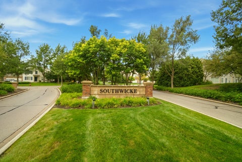 Tiny photo for 160 Monarch Drive #160, Streamwood, IL 60107 (MLS # 12762534)