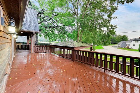 Tiny photo for 401 N River Road, Fox River Grove, IL 60021 (MLS # 12678777)