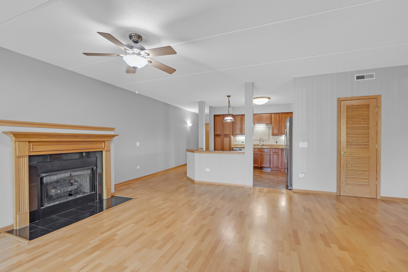 8747 W Bryn Mawr Avenue 208