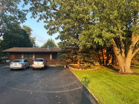 Photo of 17131 Ozark Avenue, Tinley Park, IL 60477 (MLS # 12734783)