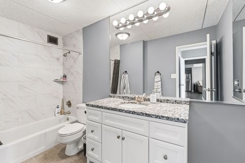 Tiny photo for 2005 S Finley Road #1102, Lombard, IL 60148 (MLS # 12623109)