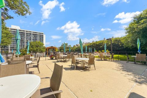 Tiny photo for 2005 S Finley Road #1102, Lombard, IL 60148 (MLS # 12623109)