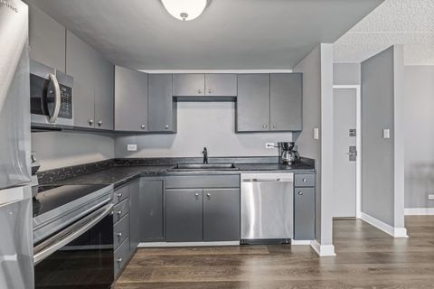 Tiny photo for 2005 S Finley Road #1102, Lombard, IL 60148 (MLS # 12623109)