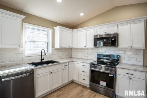 Tiny photo for 1801 W ADAMS Street, Herrin, IL 62948 (MLS # QC4269729)