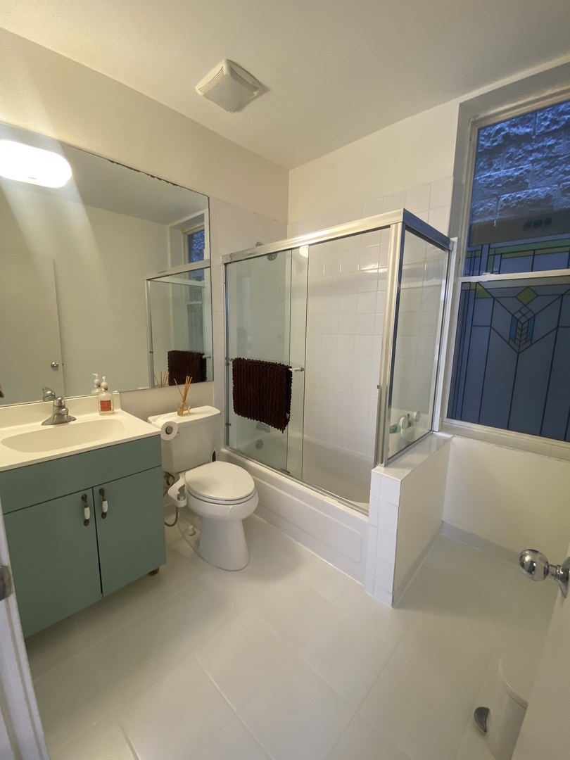 1409 W Superior Street 2F