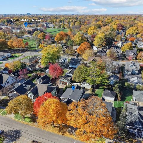 Tiny photo for 214 S Dunton Avenue, Arlington Heights, IL 60005 (MLS # 12512244)