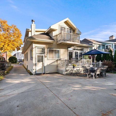 Tiny photo for 214 S Dunton Avenue, Arlington Heights, IL 60005 (MLS # 12512244)