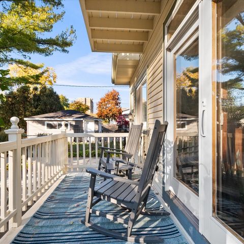 Tiny photo for 214 S Dunton Avenue, Arlington Heights, IL 60005 (MLS # 12512244)