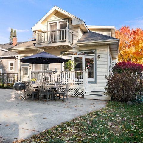 Tiny photo for 214 S Dunton Avenue, Arlington Heights, IL 60005 (MLS # 12512244)
