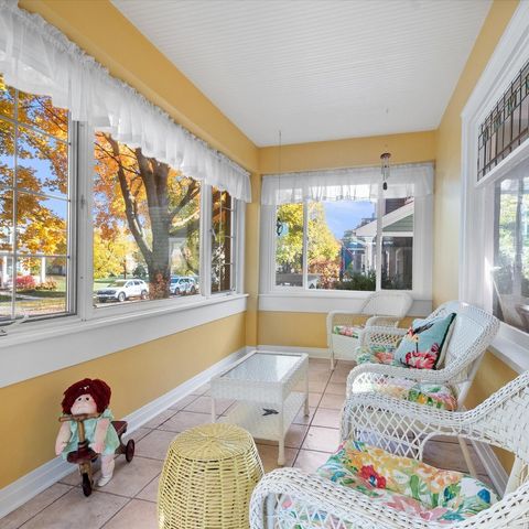 Tiny photo for 214 S Dunton Avenue, Arlington Heights, IL 60005 (MLS # 12512244)