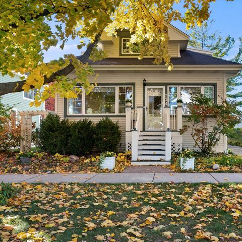 Tiny photo for 214 S Dunton Avenue, Arlington Heights, IL 60005 (MLS # 12512244)