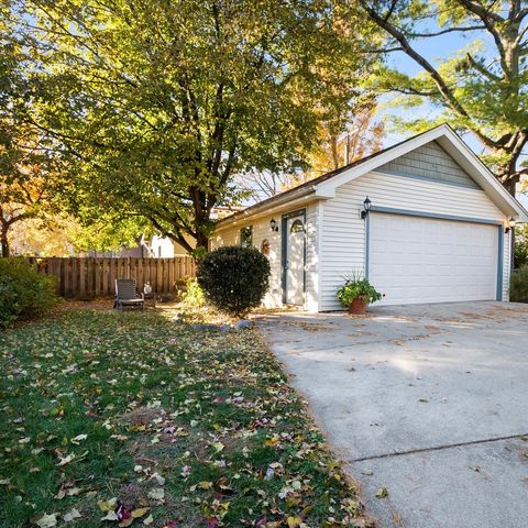 Tiny photo for 214 S Dunton Avenue, Arlington Heights, IL 60005 (MLS # 12512244)