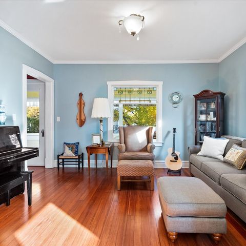 Tiny photo for 214 S Dunton Avenue, Arlington Heights, IL 60005 (MLS # 12512244)