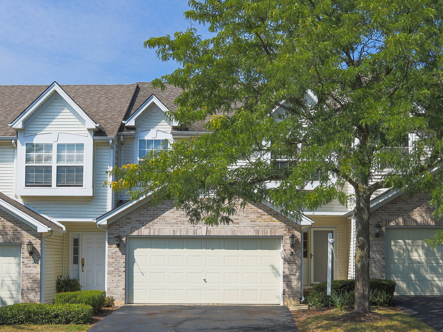 View Lake In The Hills, IL 60156 townhome