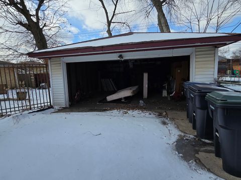 Tiny photo for 15354 Dobson Avenue, South Holland, IL 60473 (MLS # 12562354)