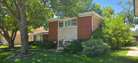 Tiny photo for 15354 Dobson Avenue, South Holland, IL 60473 (MLS # 12562354)