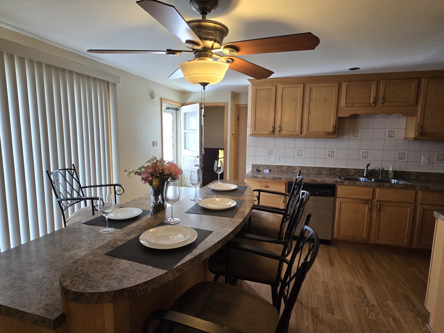 Properties 1 15354 Dobson Avenue